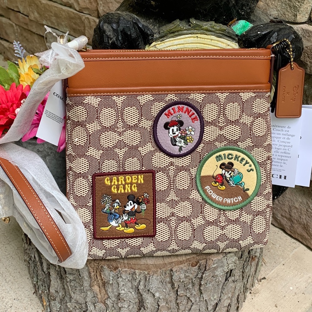 Authentic COACH 1941 signature jacquard/glovetanned leather zip top DISNEY Crosb